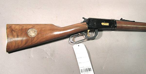 Appraisal: A boxed Winchester Illinois Sesquicentennial commemorative saddle ring carbine Serial