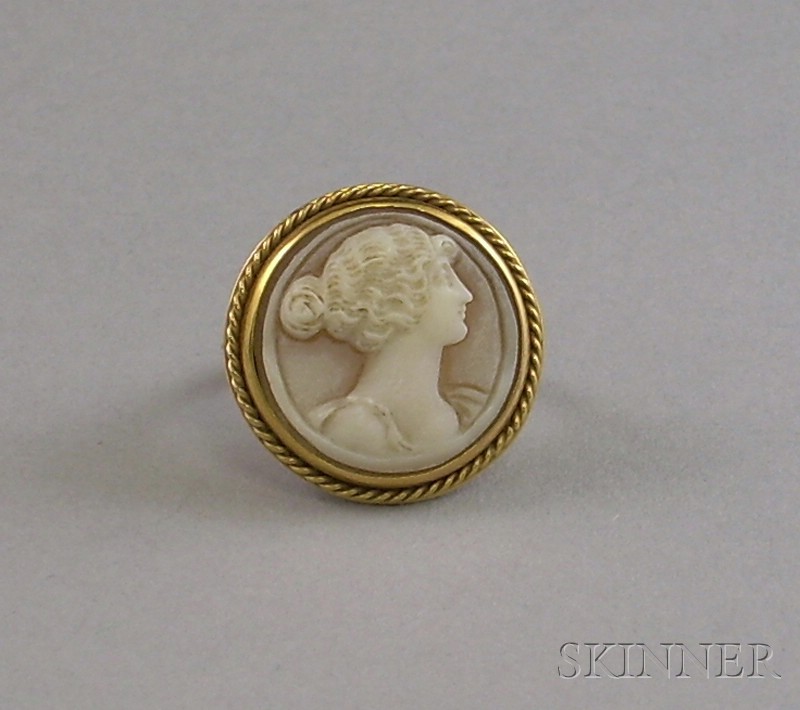 Appraisal: kt Gold and Shell Cameo Ring carved to depict a