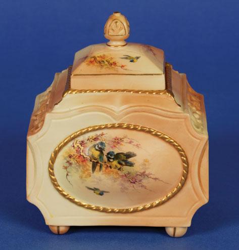 Appraisal: A GRAINGER CO WORCESTER SUGAR BOX AND COVER the blush