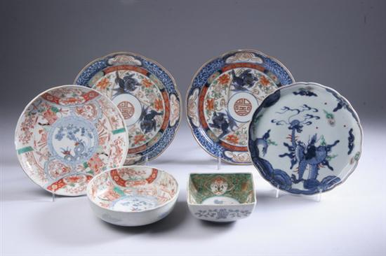 Appraisal: SIX PIECES JAPANESE IMARI PORCELAIN Meiji period One with dragon