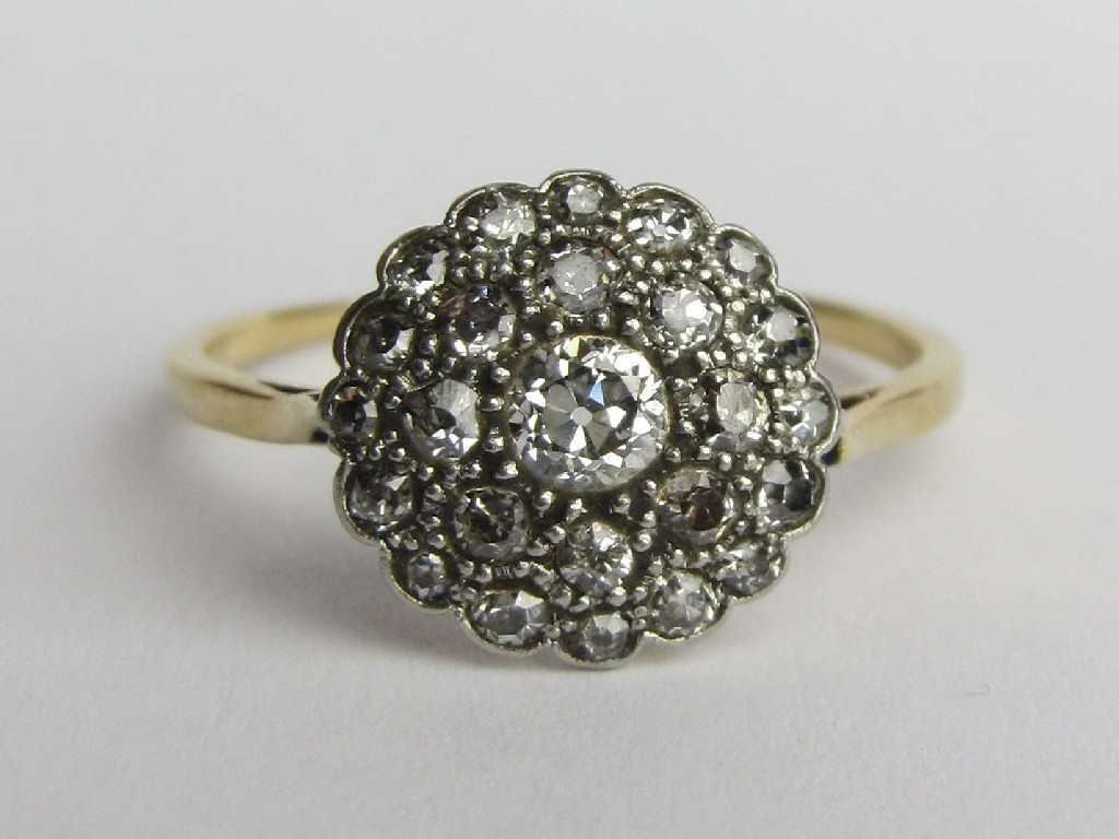 Appraisal: Edwardian ct gold diamond cluster ring with invisibly set rose