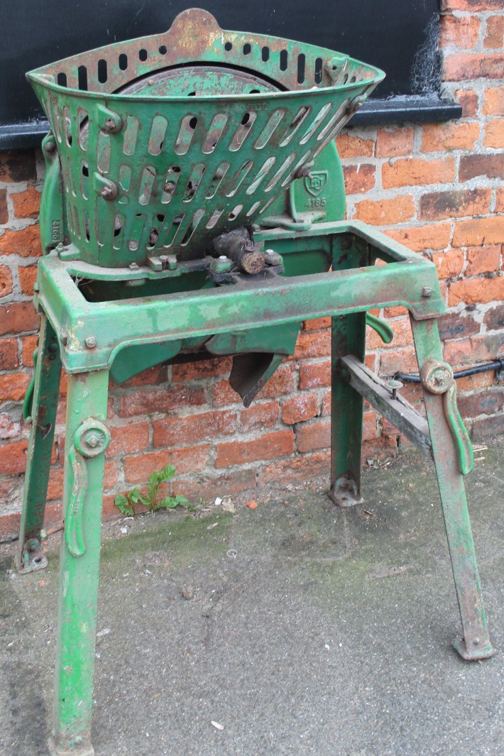 Appraisal: An early thC Bamfords mangle cutter on a metal framed