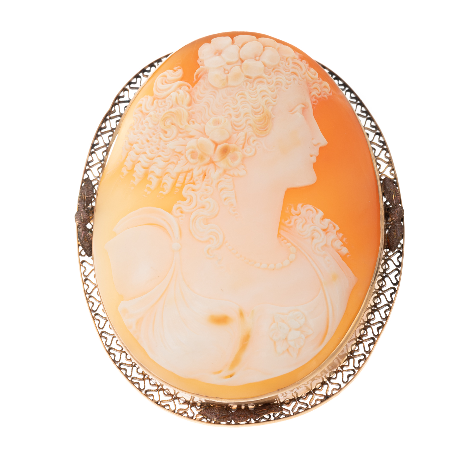 Appraisal: A LARGE VINTAGE SHELL CAMEO IN K K yellow gold