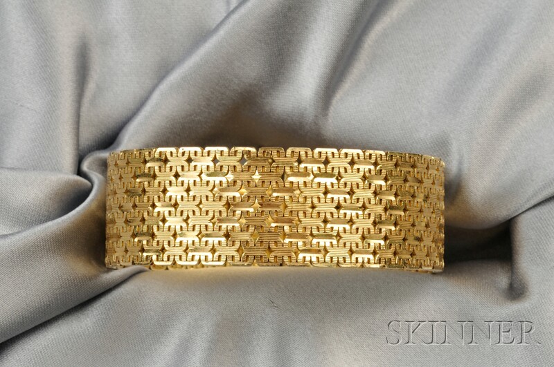 Appraisal: kt Gold Bracelet designed as a woven mesh strap dwt