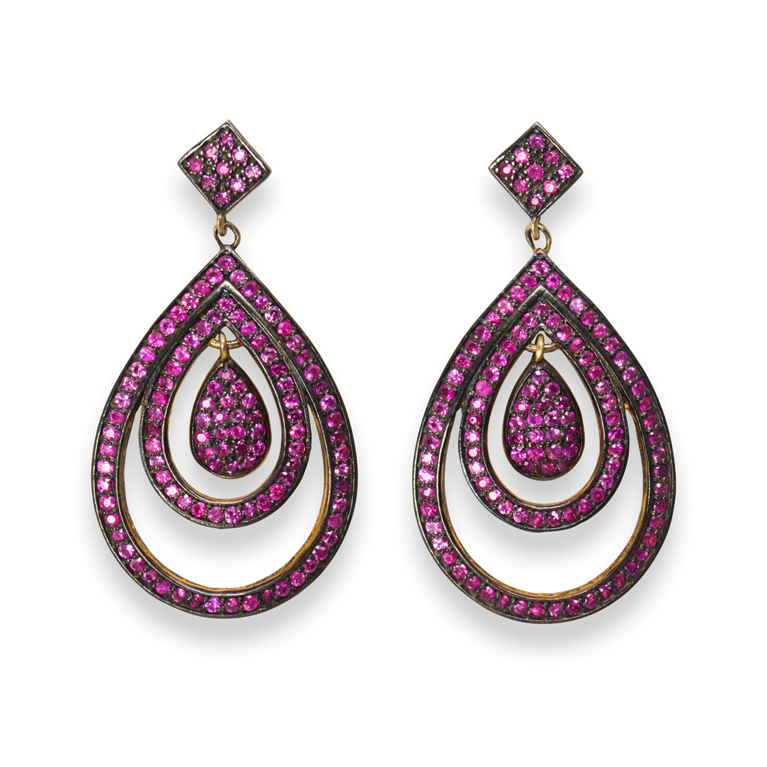 Appraisal: A PAIR OF RUBY EARRINGS A pair of ruby earrings