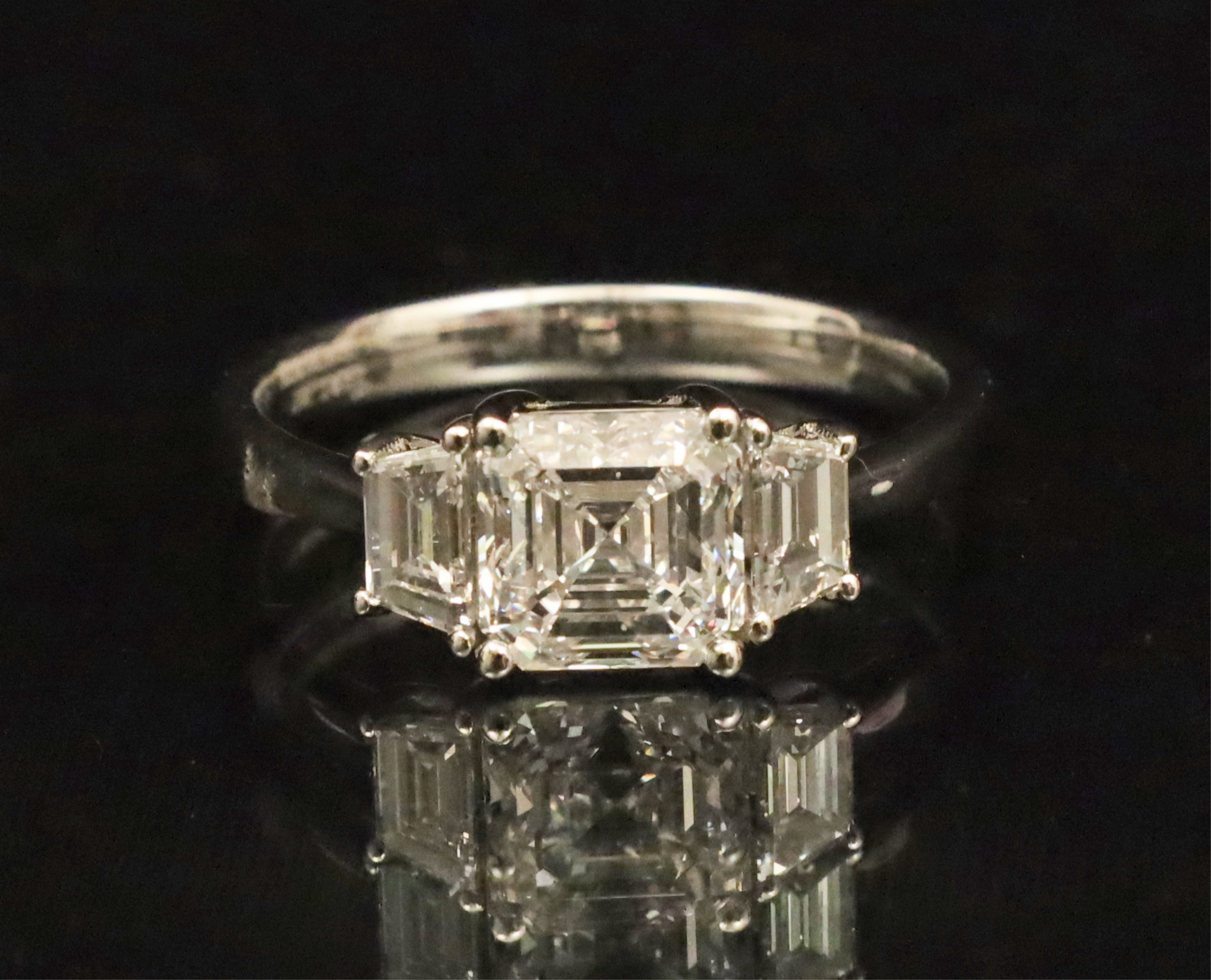 Appraisal: K WHITE GOLD CT CENTER DIAMOND LADY'S RING K white