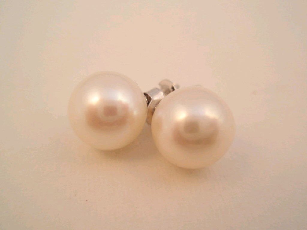 Appraisal: An ct pair of cultured pearl mm ear studs