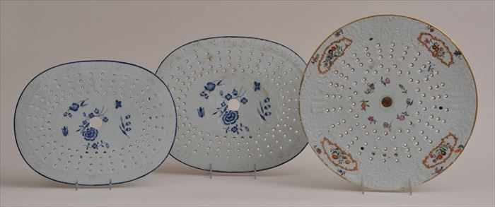 Appraisal: CHINESE EXPORT PORCELAIN FAMILLE ROSE MAZARIN AND TWO BLUE AND