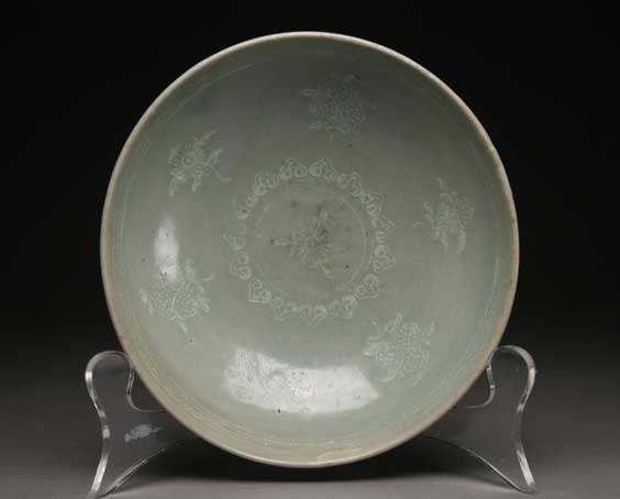 Appraisal: KOREAN KORYO CELADON BOWL Antique Korean Koryo Dynasty celadon glazed