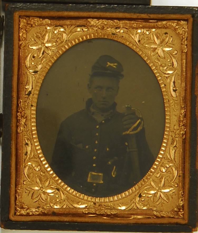 Appraisal: CASED DAGUERREOTYPE DEPICTING A CIVIL WAR UNION SOLDIER Civil War