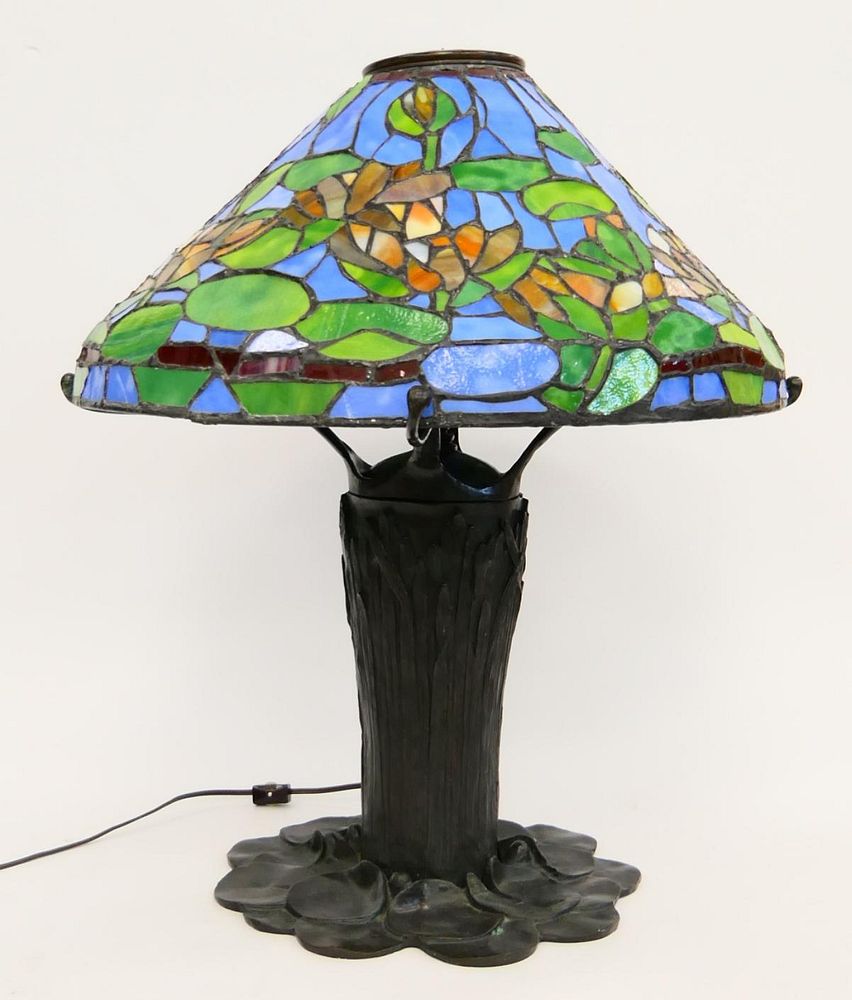 Appraisal: TIFFANY STYLE LEADED GLASS WATERLILY LAMP TIFFANY STYLE LEADED GLASS