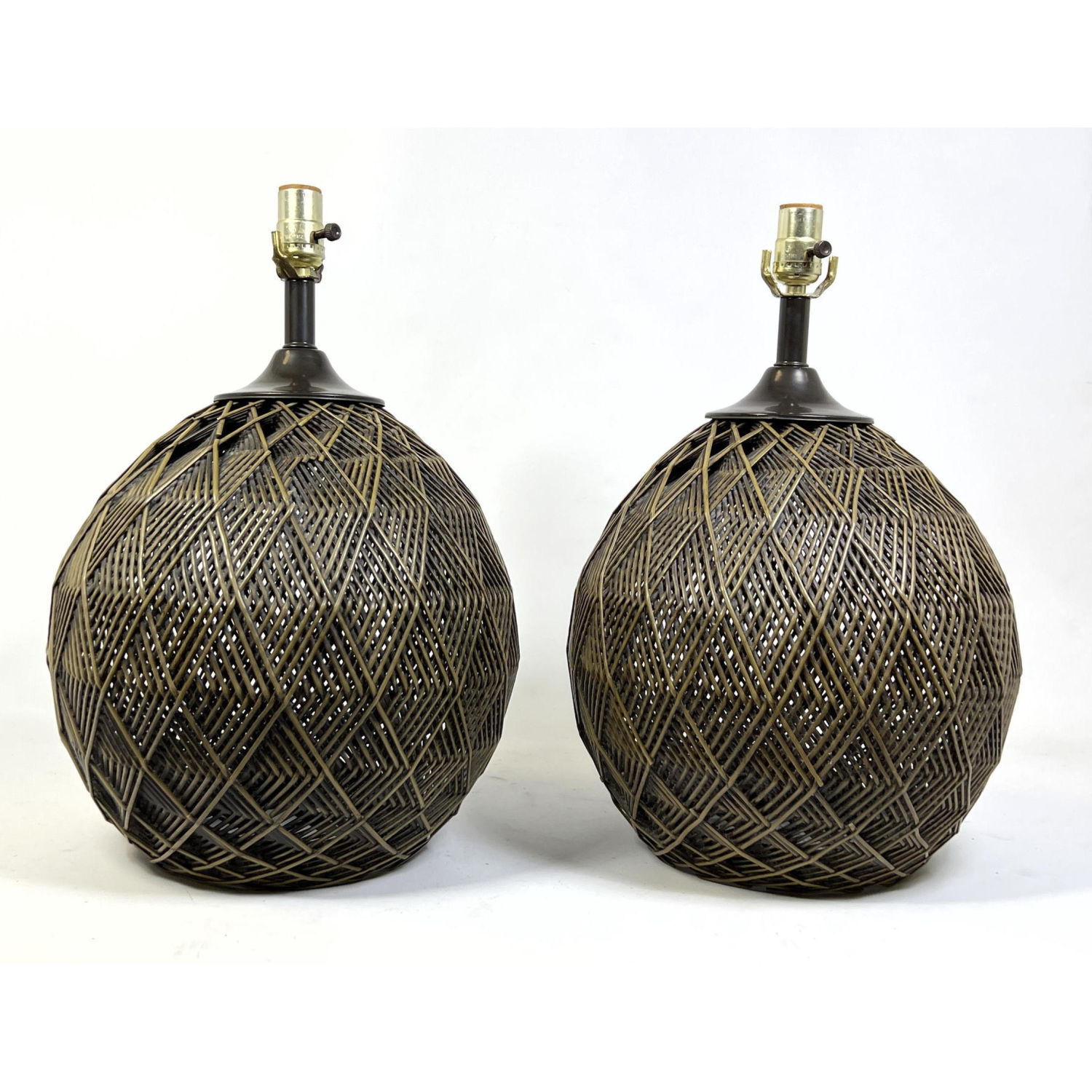 Appraisal: Pr Woven Spherical Form Table Lamps Modernist Design Lighting Dimensions