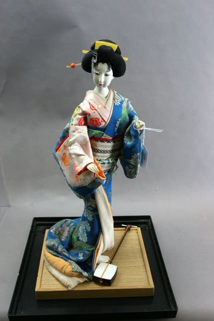 Appraisal: A Japanese geisha doll