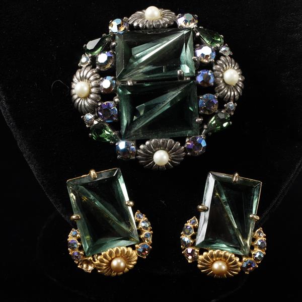 Appraisal: Schiaparelli pc co-ordinating invisible set green jewel pin brooch and