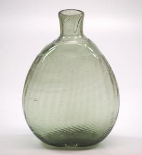 Appraisal: Pattern An early th century pattern-molded glass Pitkin-type flask Light