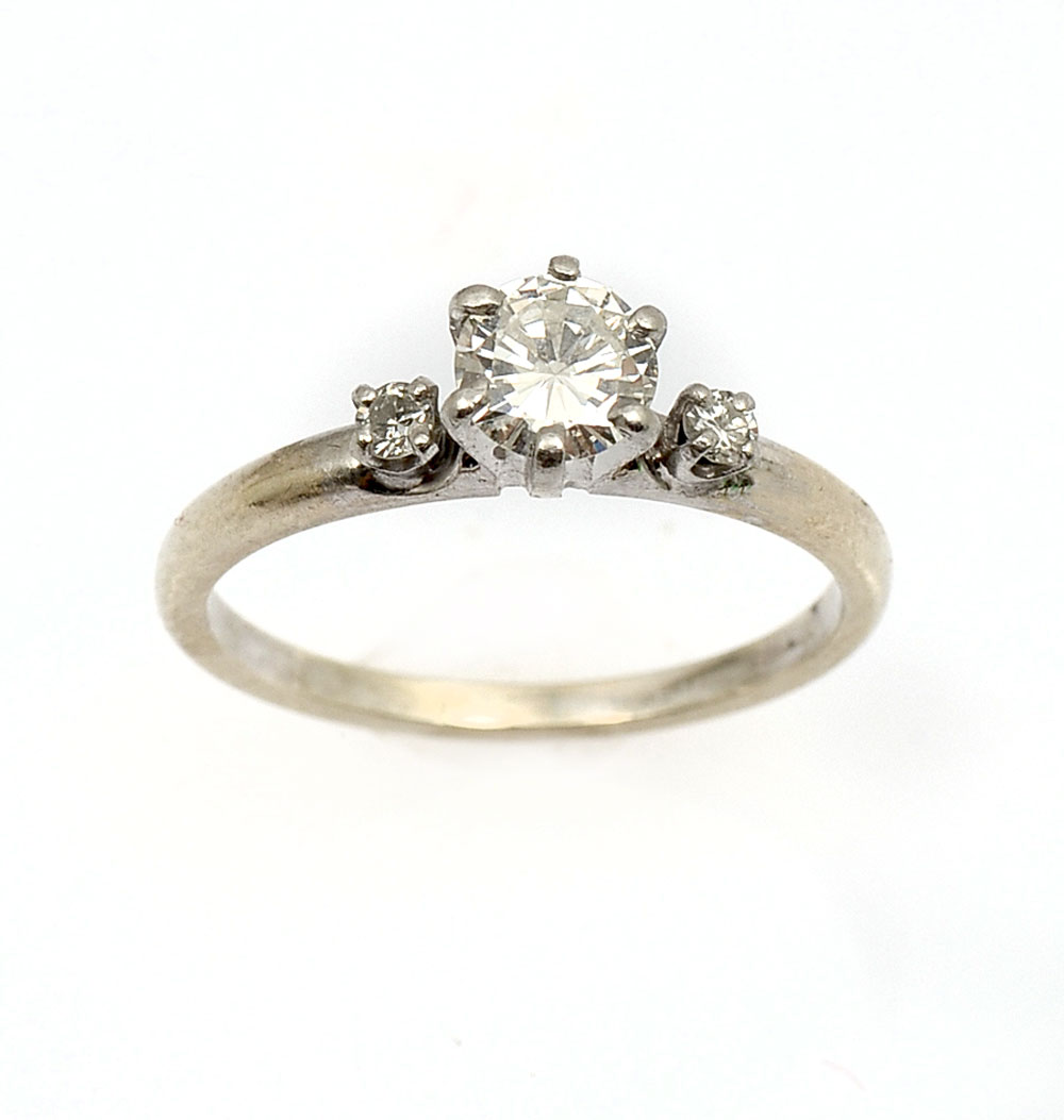 Appraisal: K CTW DIAMOND ENGAGEMENT RING K white gold diamond ring