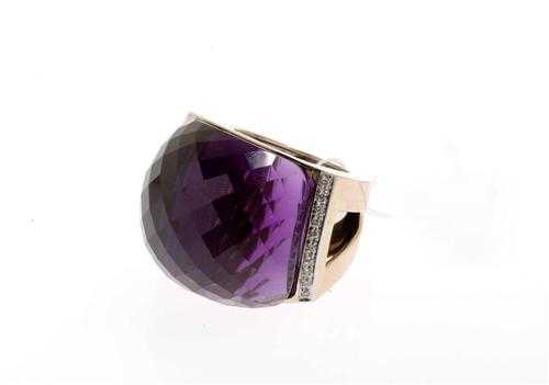 Appraisal: AMETHYST AND DIAMOND RING Pink gold Large decorative ring set