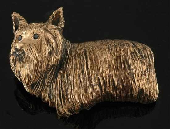 Appraisal: A novelty dog brooch The finely detailed brooch modelled as