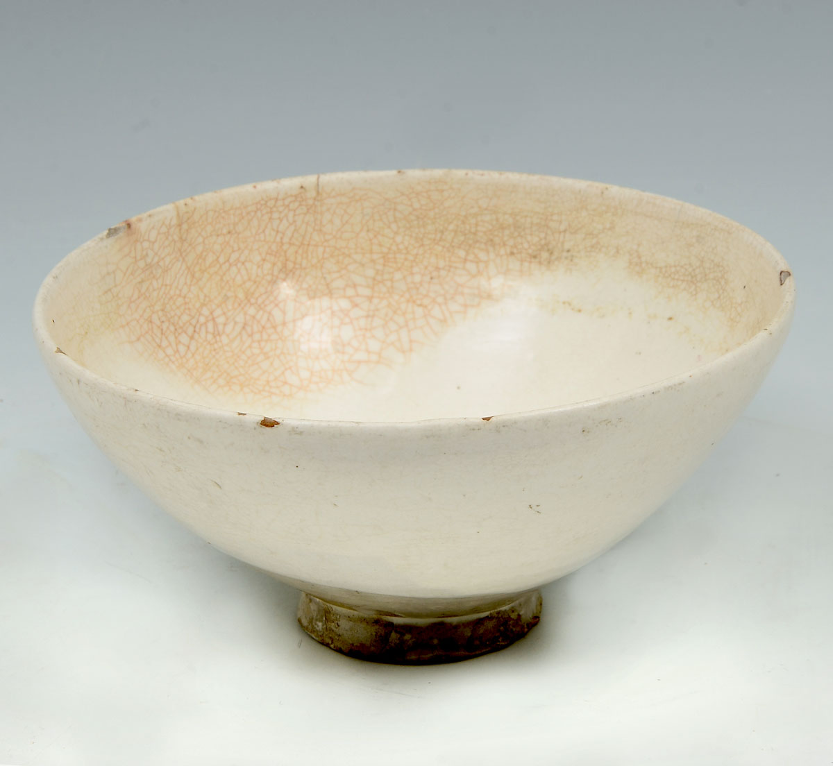 Appraisal: WHITE GLAZE SONG DYNASTY BOWL Chinese Song dynasty - white