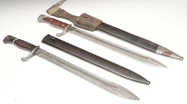 Appraisal: A WORLD WAR I PERIOD GERMAN BUTCHER BAYONET with saw