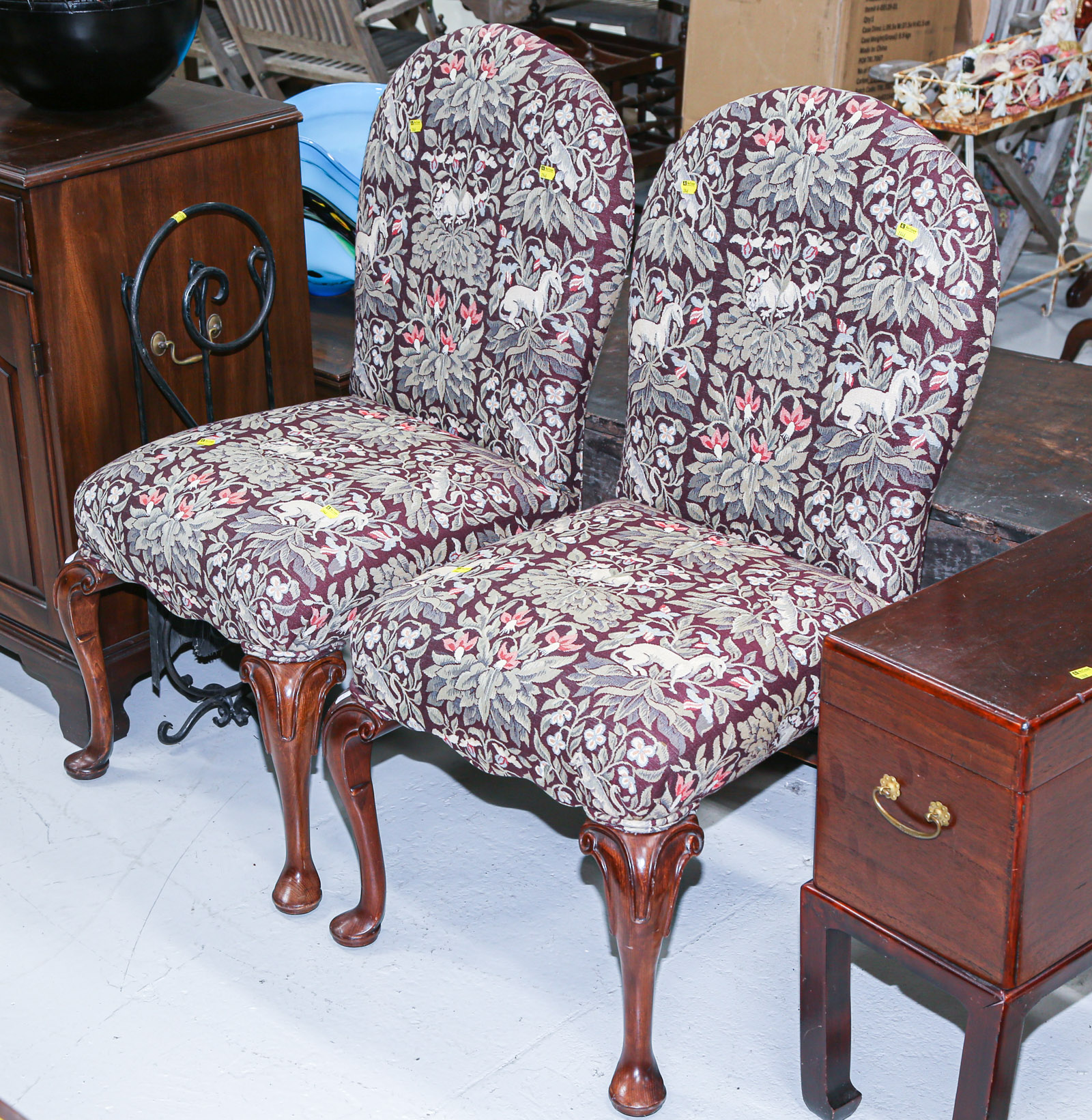 Appraisal: A PAIR OF QUEEN ANNE STYLE SIDE CHAIRS th quarter