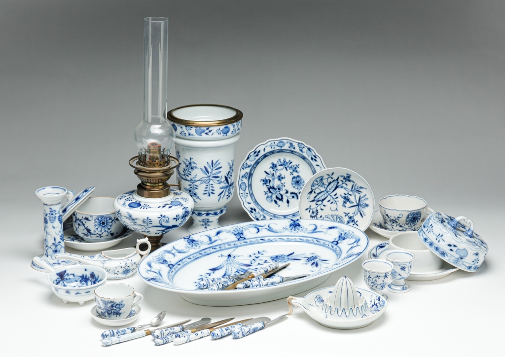 Appraisal: COLLECTION OF EUROPEAN CHINA Nineteenth and th centuries Mostly Blue