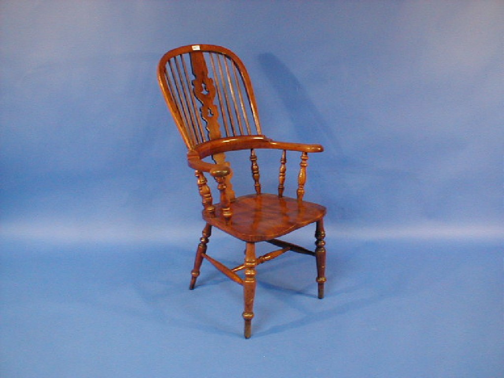 Appraisal: A Georgian style Windsor chair with pierced splat back