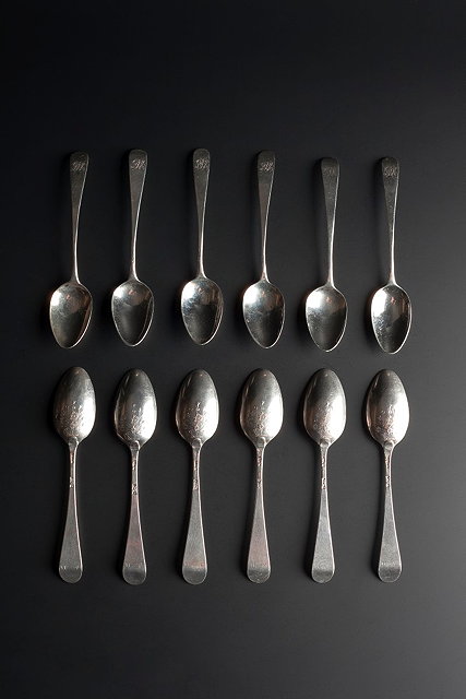 Appraisal: A SET OF SIX SILVER HANOVARIAN PATTERN TEASPOONS with picture