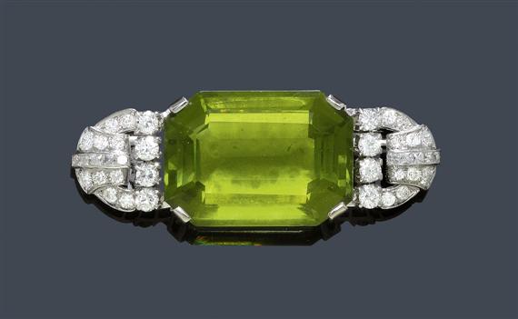 Appraisal: A PERIDOT AND DIAMOND BROOCH TIFFANY circa Platinum-iridium alloy Attractive