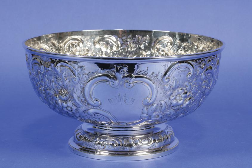 Appraisal: A GEORGE III ROSE BOWL of circular form on a