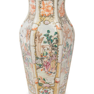 Appraisal: A Chinese Export Porcelain Vase Late th Early th Century