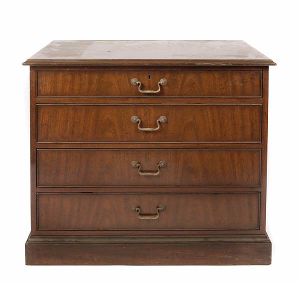 Appraisal: A Kittinger George III style mahogany bachelors chest of four