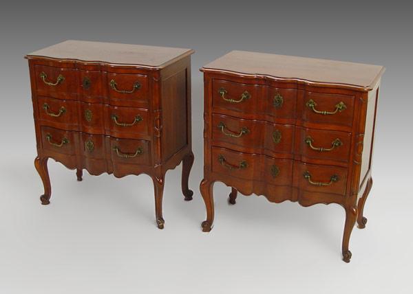 Appraisal: PAIR FRENCH STYLE SERPENTINE FRONT DRAWER CHESTS Fine quality drawer