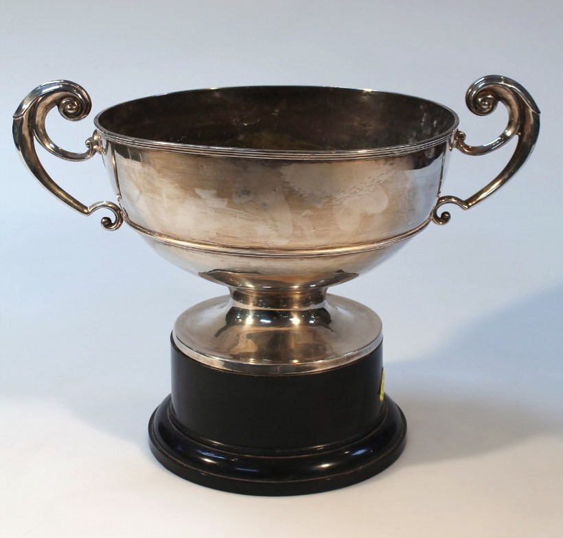 Appraisal: A late Edwardian plain silver two handled rose bowl with