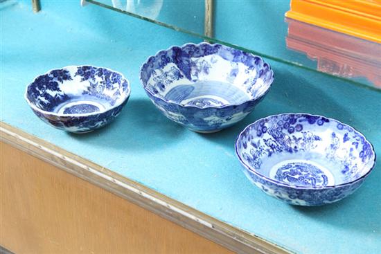 Appraisal: THREE ORIENTAL PORCELAIN BOWLS Similar bowls having blue and white