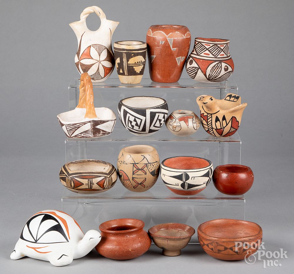 Appraisal: Southwestern Indian pottery vessels Sixteen pieces of southwestern Indian pottery