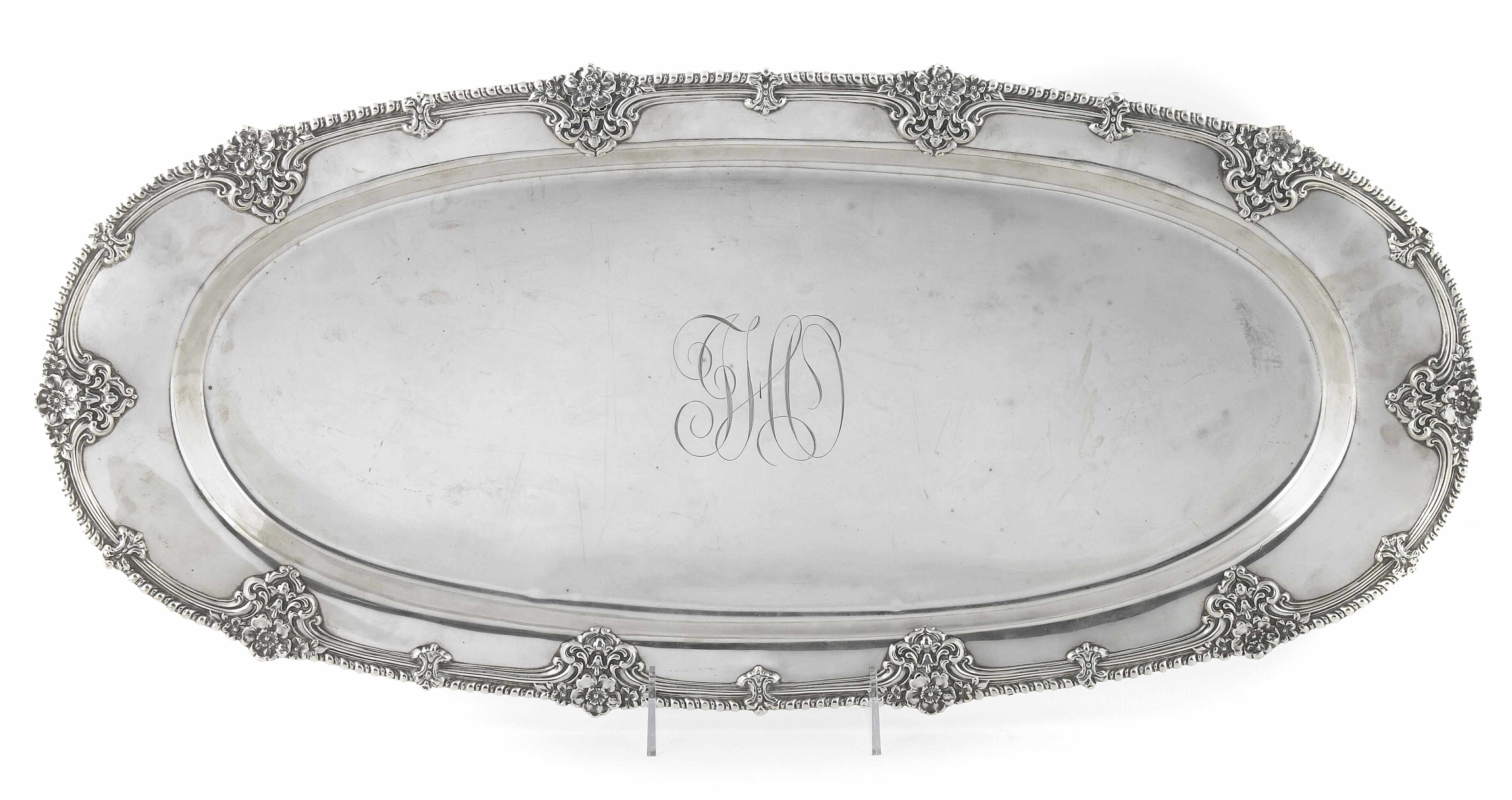 Appraisal: An Alvin sterling silver oval fish platter Early th centuryThe