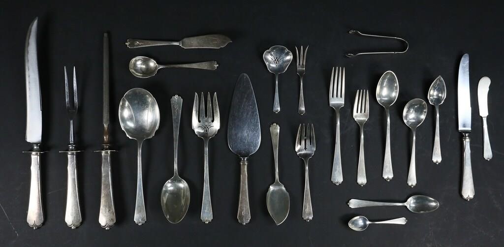 Appraisal: pieces Watson sterling silver flatware in the Lotus pattern Watson