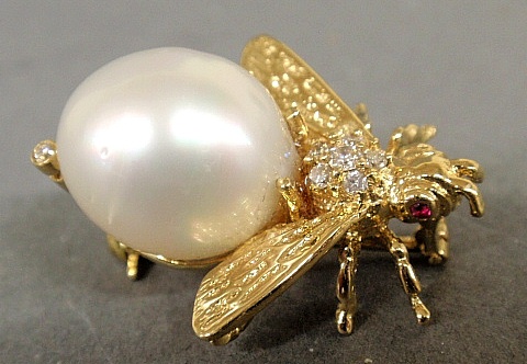 Appraisal: - Ladies k gold bee pin with a mob pearl