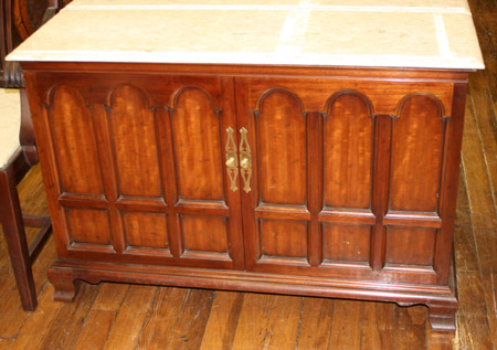 Appraisal: Pair of George III Style Mahogany Cream Marble-Top Double-Door Side