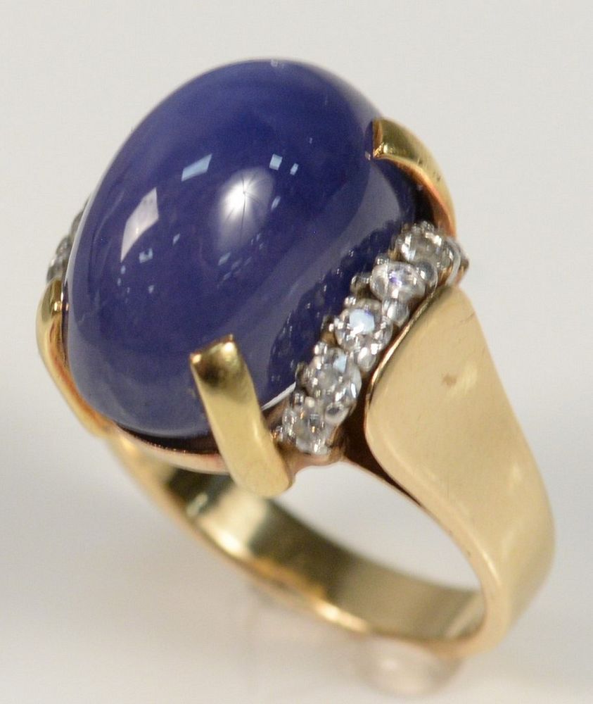 Appraisal: Karat Yellow Gold Ring set with large purple cabochon cut