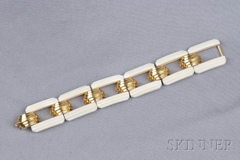 Appraisal: kt Gold and White Coral Bracelet designed as rectangular links