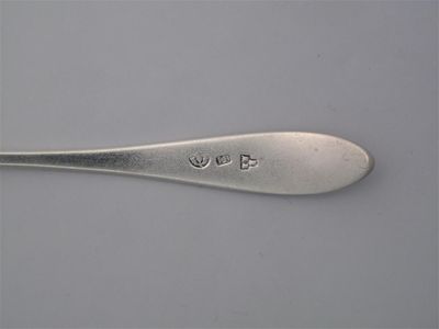 Appraisal: JOHN BYRES A toddy ladle pointed end gothic initial L