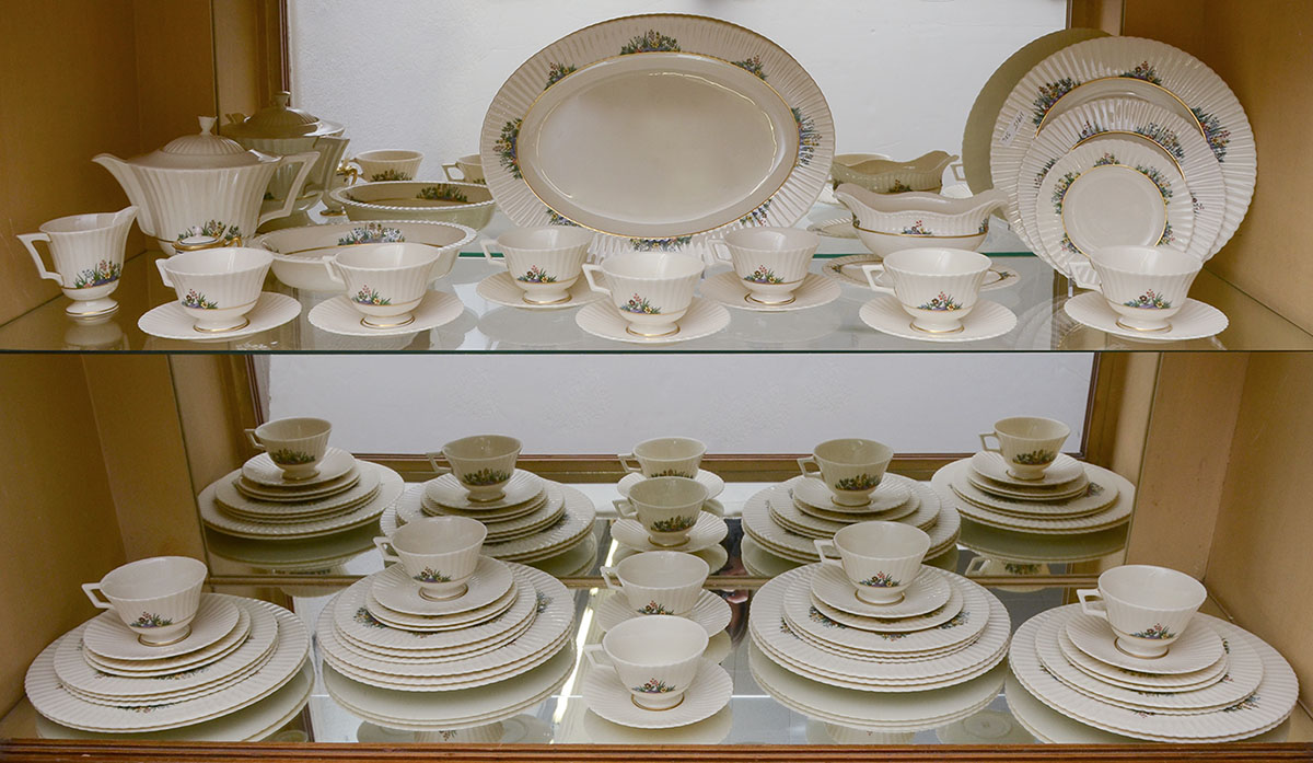 Appraisal: PIECE LENOX RUTLEDGE CHINA Approx pieces in the Rutledge pattern