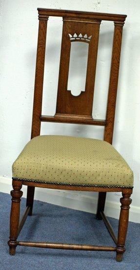 Appraisal: An early th Century oak side chair the splat with