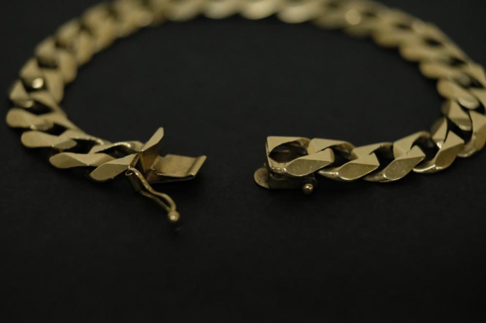 Appraisal: K YG CUBAN LINK BRACELET cm long Cuban link gold