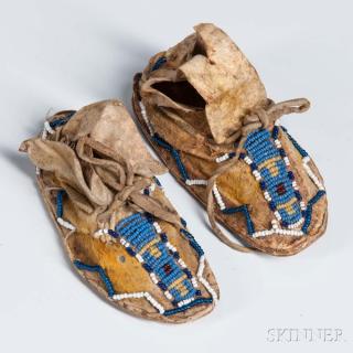 Appraisal: Pair of Miniature Southern Cheyenne Moccasins c late th century