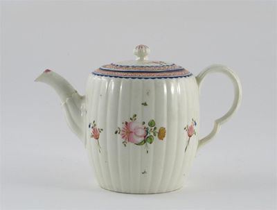 Appraisal: An unusual Caughley teapot and cover the fluted form painted