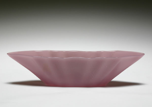 Appraisal: Fenton Lilac Canoe boat