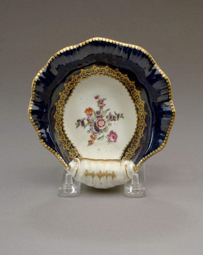 Appraisal: WORCESTER PORCELAIN WET BLUE-GROUND SHELL-FORM SWEETMEAT DISH CIRCA Painted on